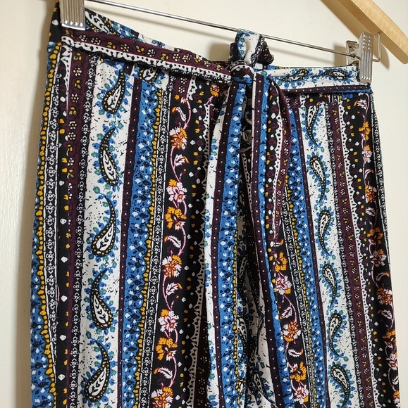 ShoSho Boho Striped Paisley Floral Women's Bell Bottom Stretch Pants - Picture 3 of 9